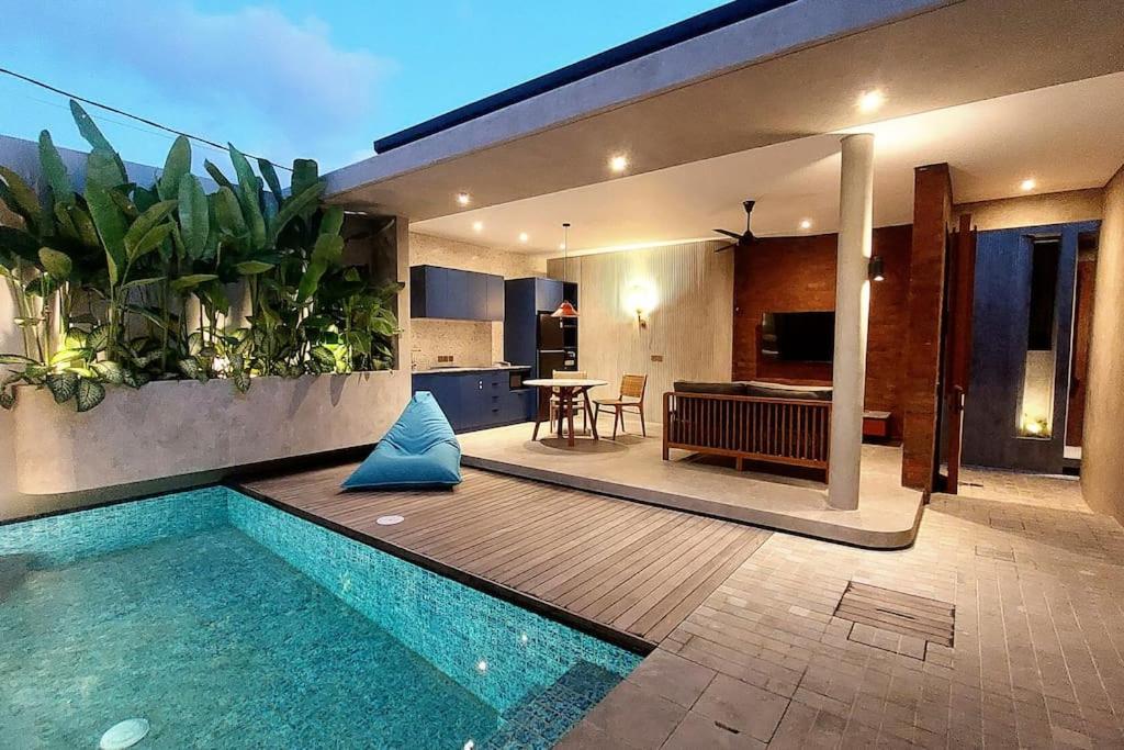 Akhila 4 - 1 Bedroom Modern Tropical At The Heart Of Seminyak (Bali)